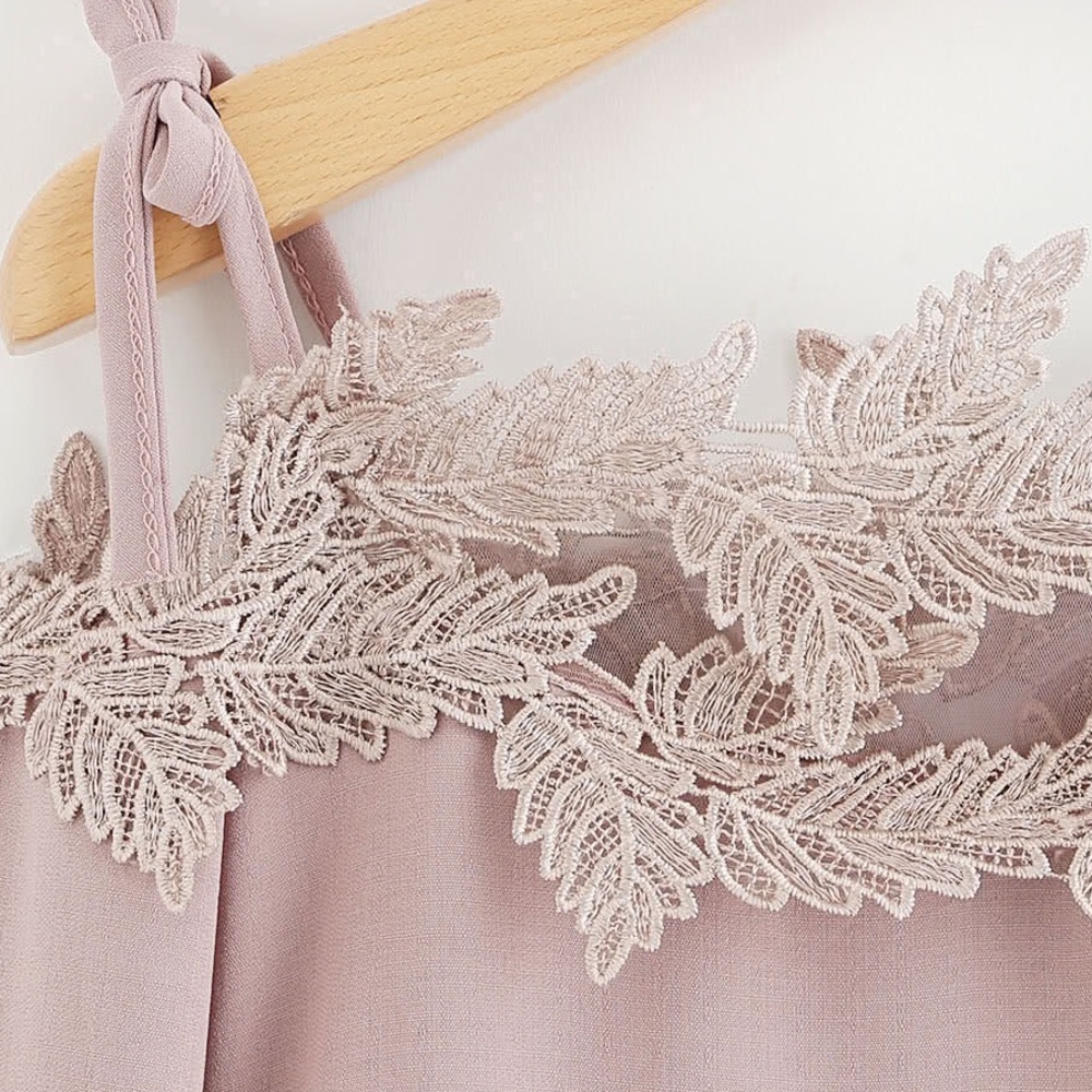 🆕HP🏆Cold shoulder mesh appliqué detail blouse - Picture 5 of 6